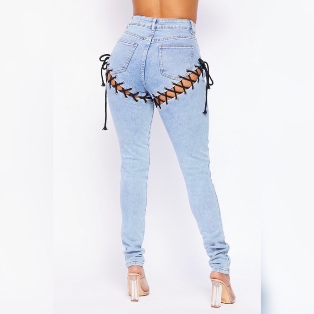 Peek-A-Boo Baddie Jeans